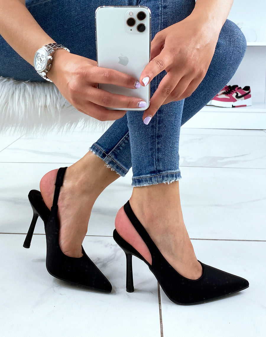 Escarpins noirs ouverts et talon aiguille
