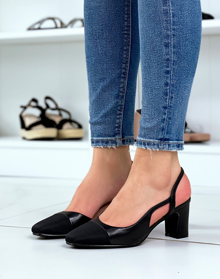 Escarpins noirs à talon carrés et bouts ronds avec empiècement tissus