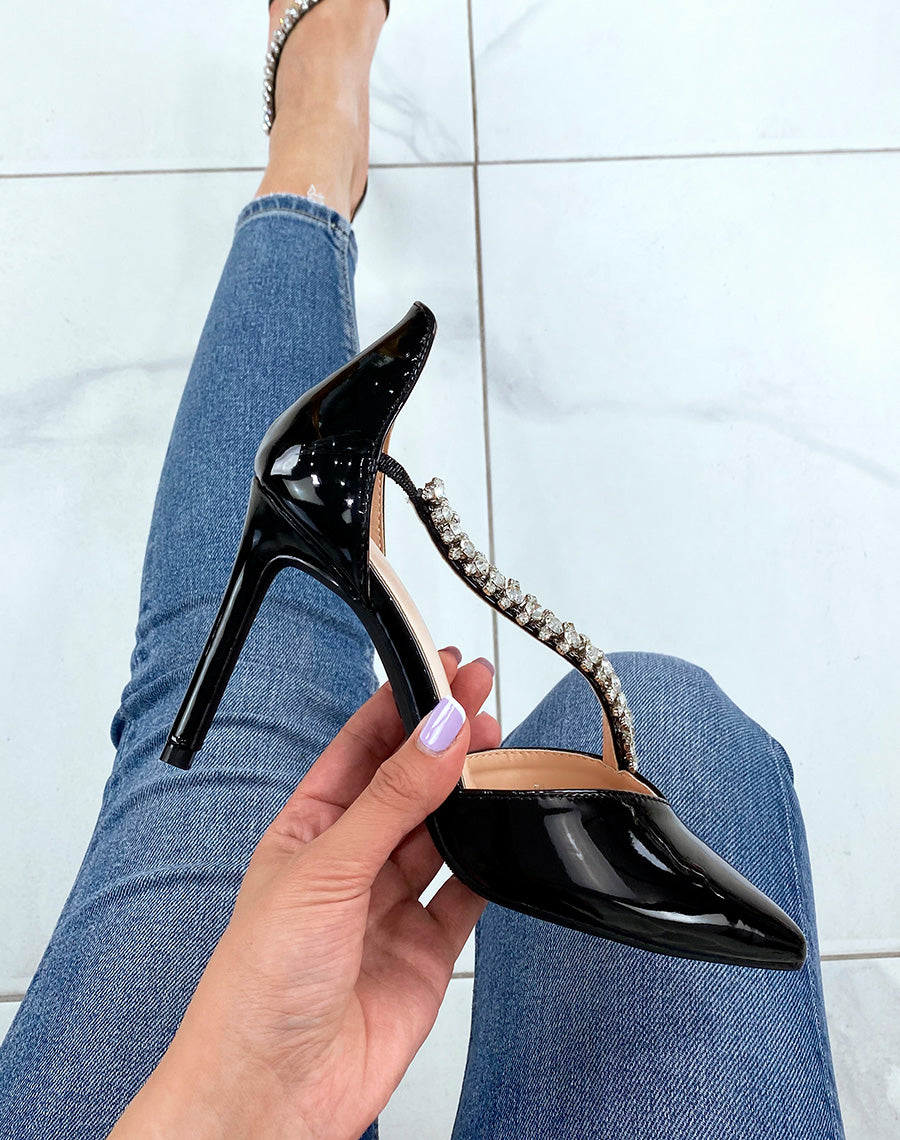 Escarpins noirs vernis avec lanière à strass et talon aiguille