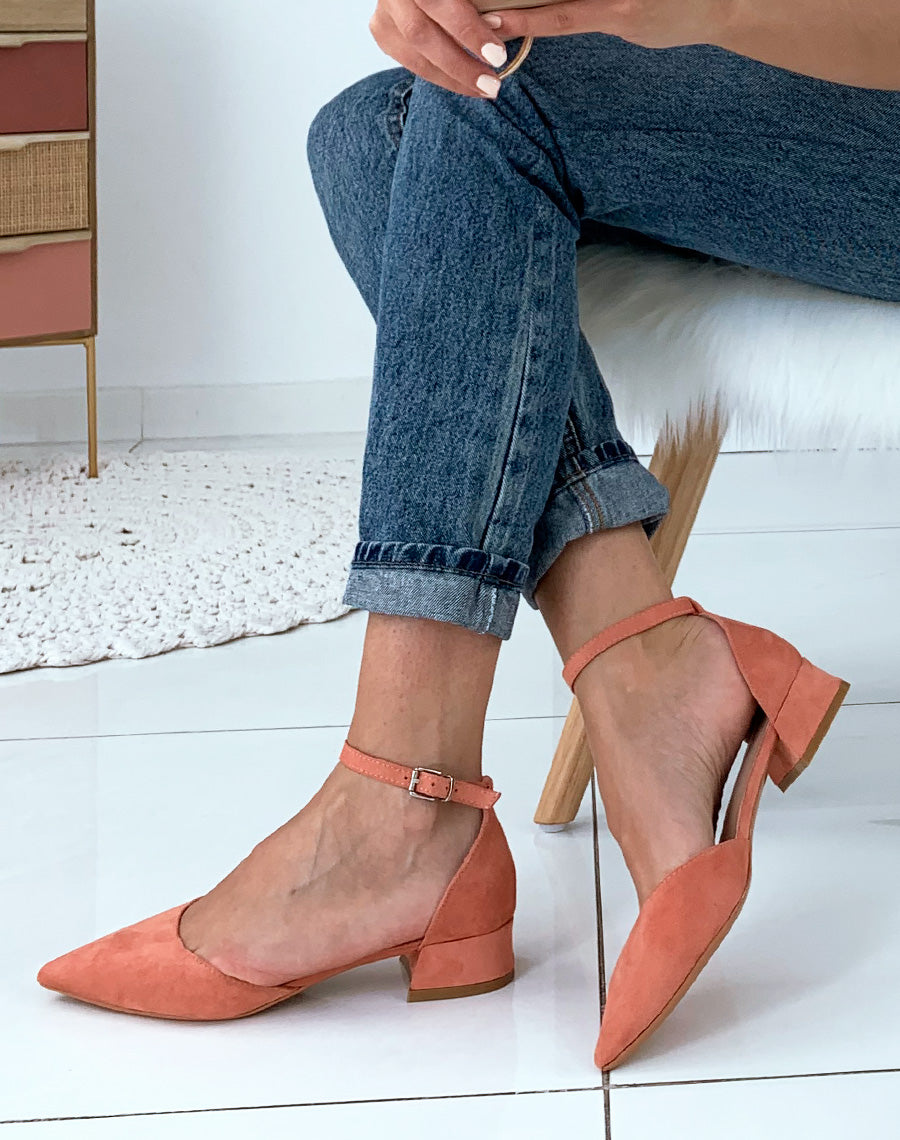 Escarpins à petit talon rose vieilli en suédine