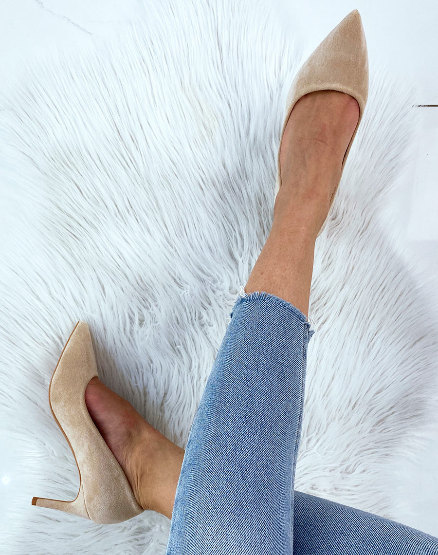 Escarpins pointus en suédine beige