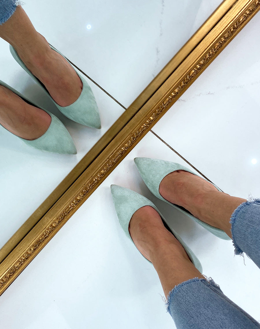 Escarpins pointus en suédine vert pastel