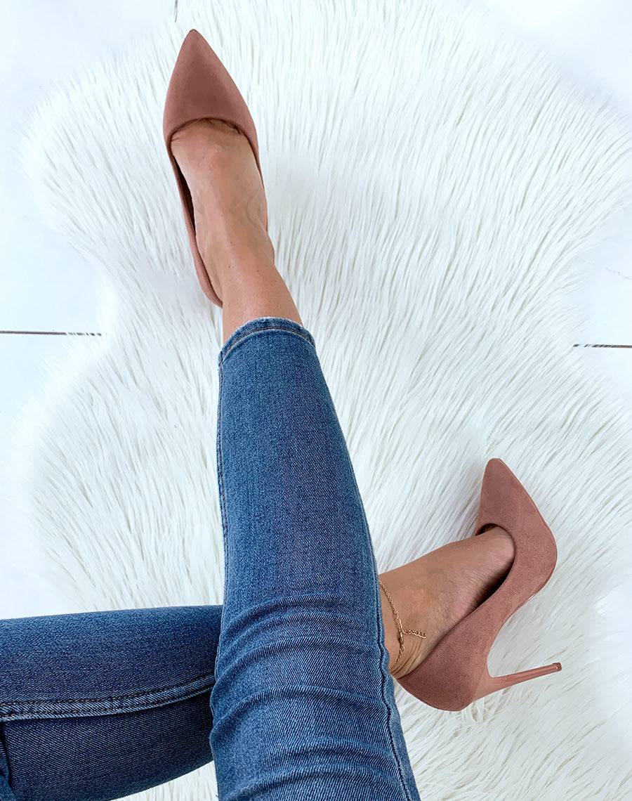 Escarpins rose poudré en suédine