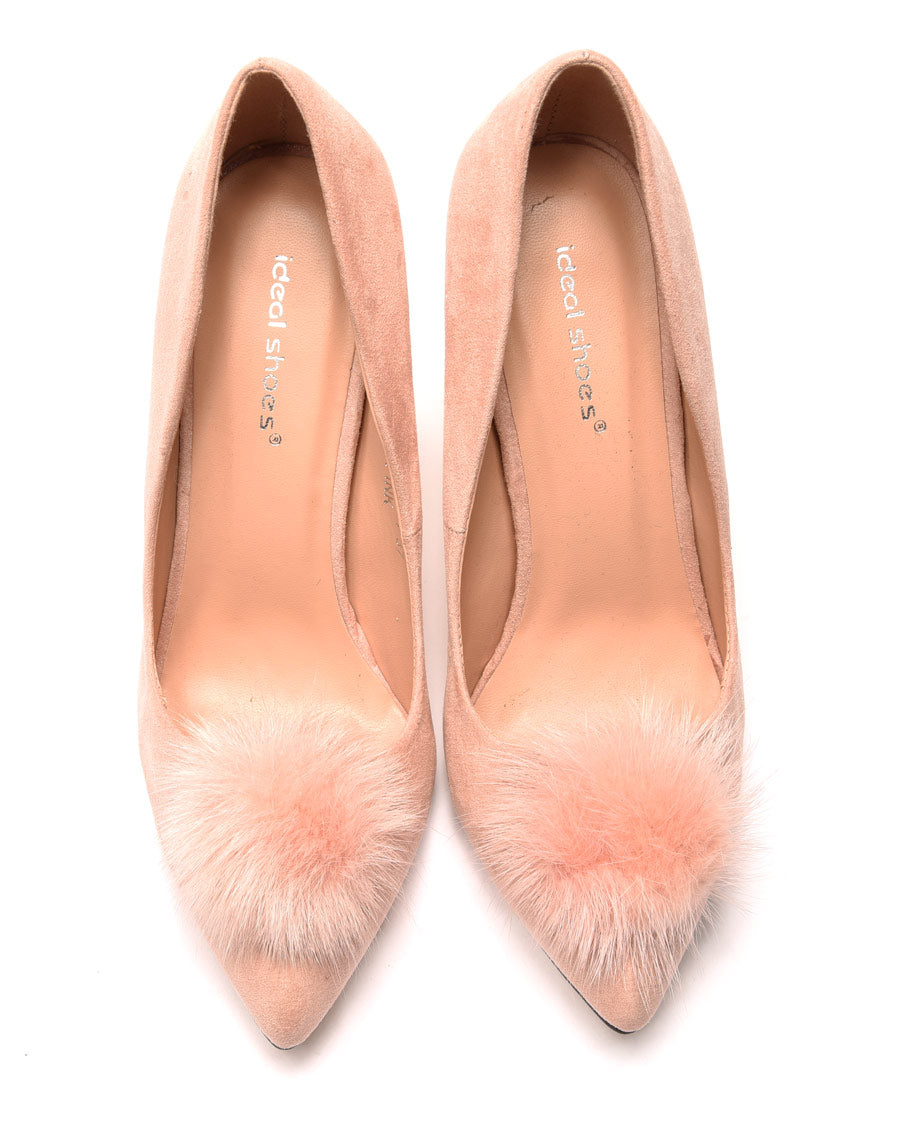 Escarpins roses en suédine avec pompon