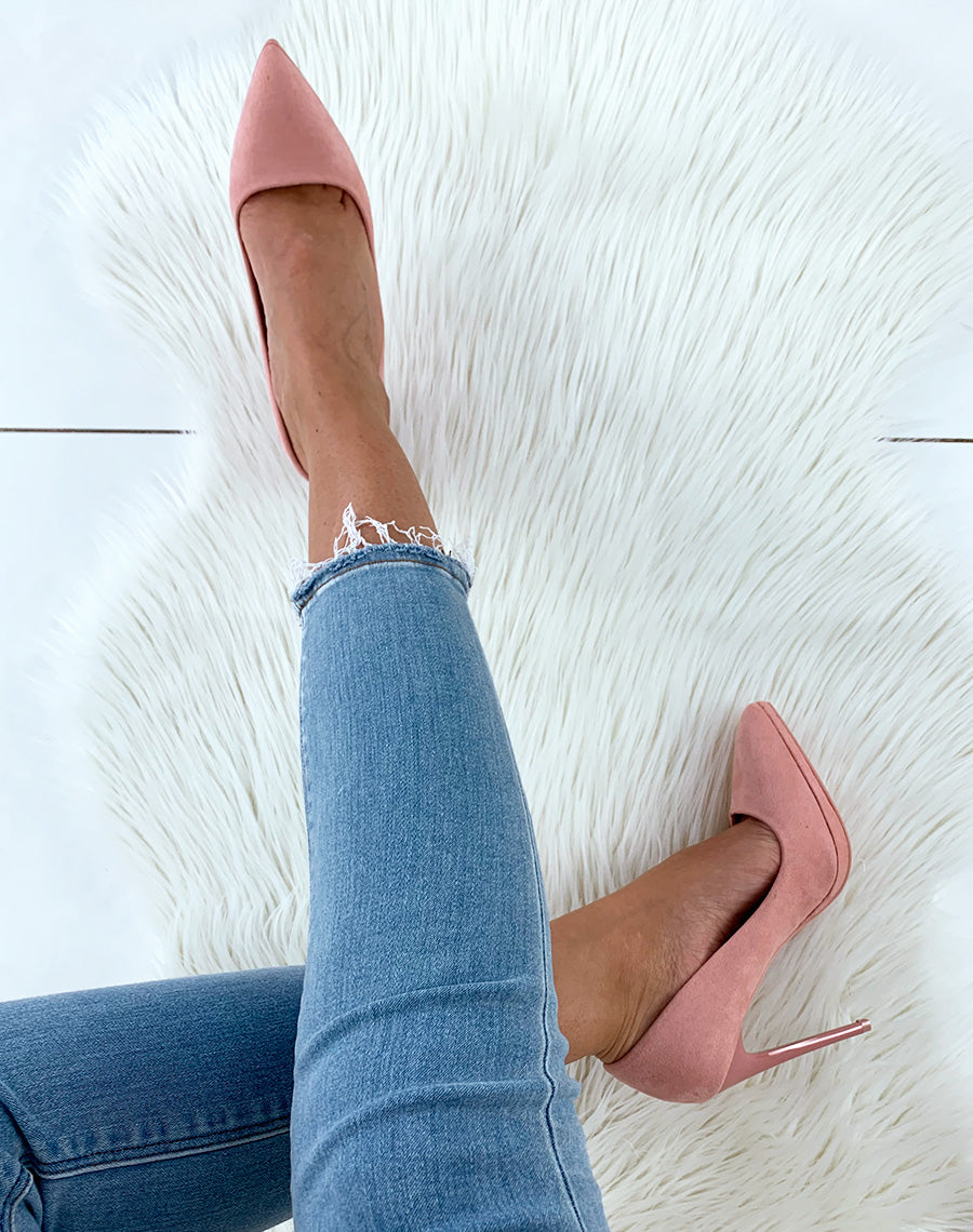 Escarpins roses en suédine à plateforme