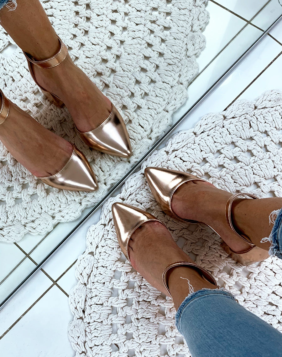 Escarpins roses gold à bout pointu