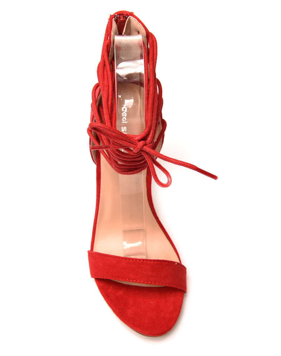 Escarpins rouges lacets