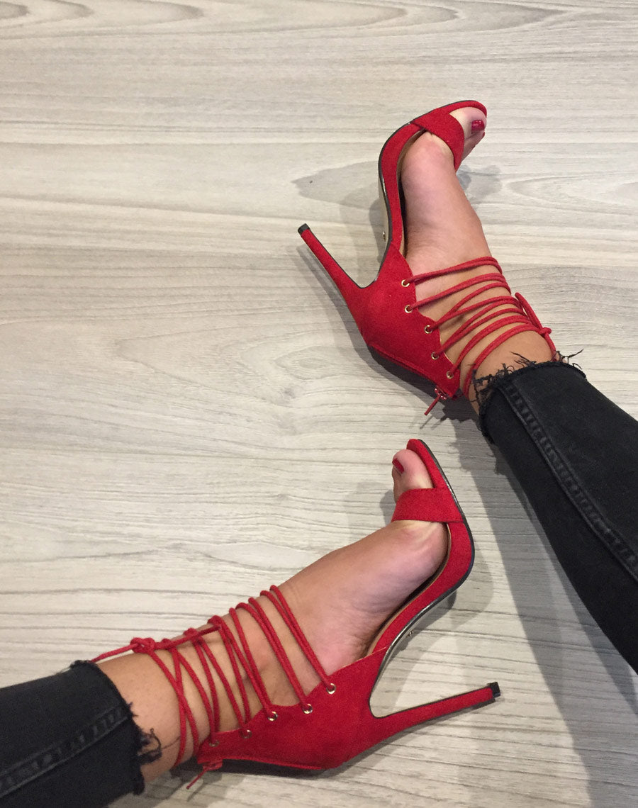 Escarpins rouges lacets