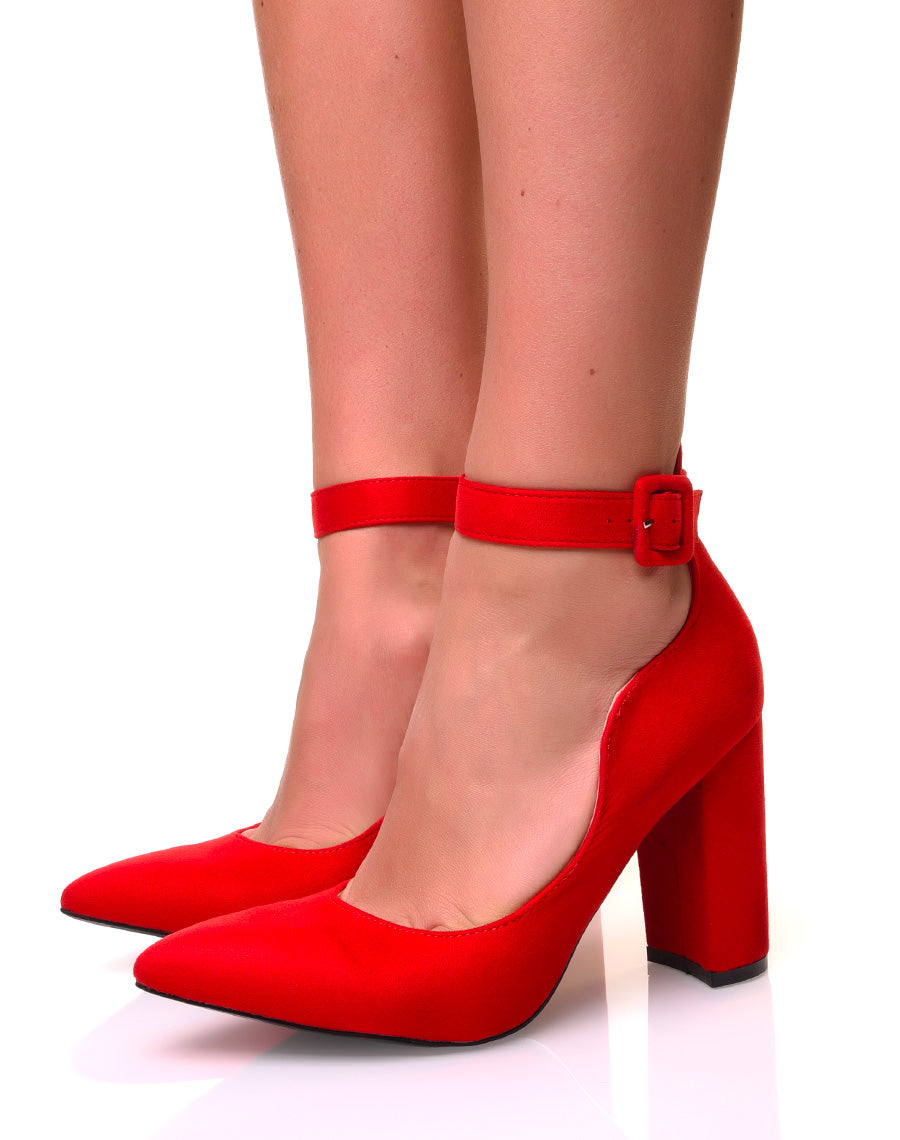 Escarpins suédine rouges à sangles et talon épais