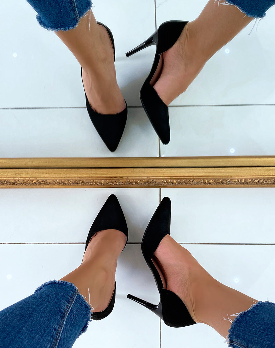 Escarpins à talon noirs ouverts