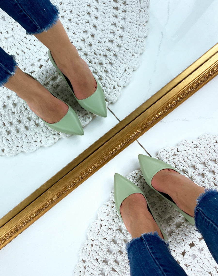 Escarpins vert pastel à bout pointu