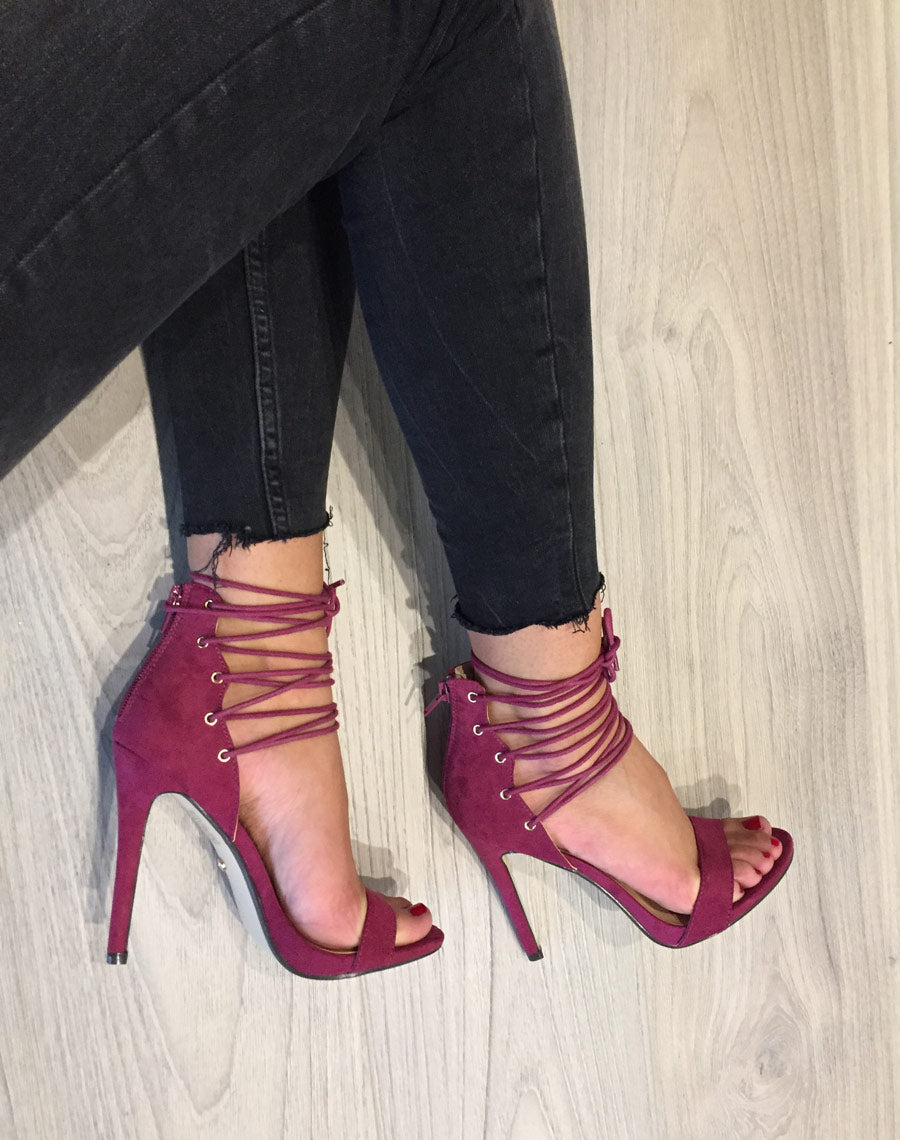 Escarpins violets lacets
