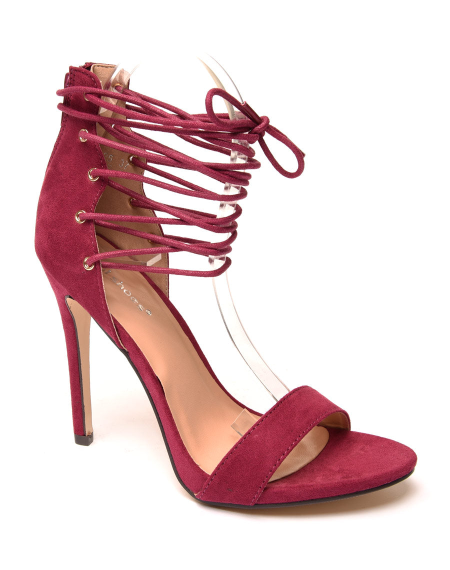 Escarpins violets lacets