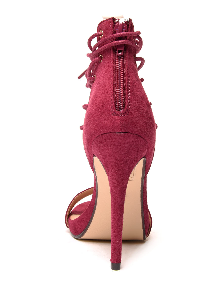 Escarpins violets lacets