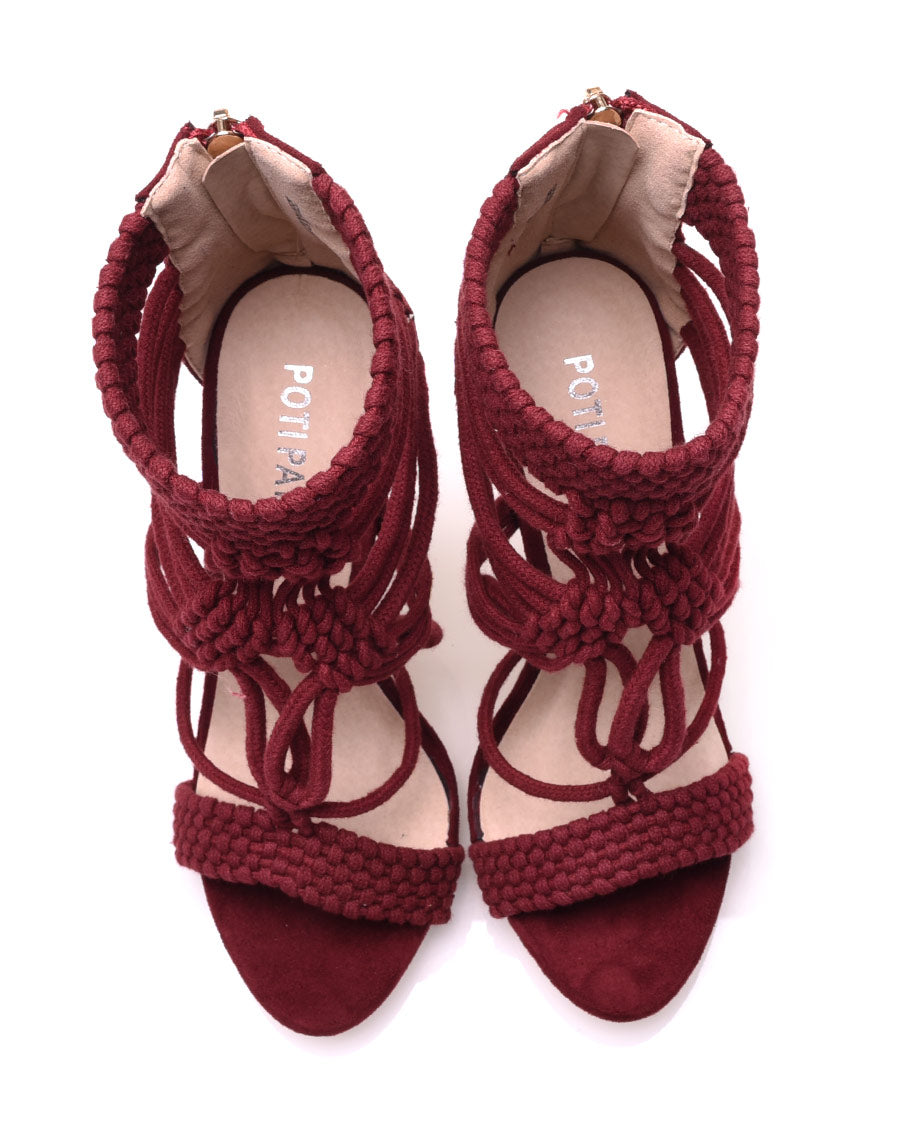 Escarpins violines à cordes