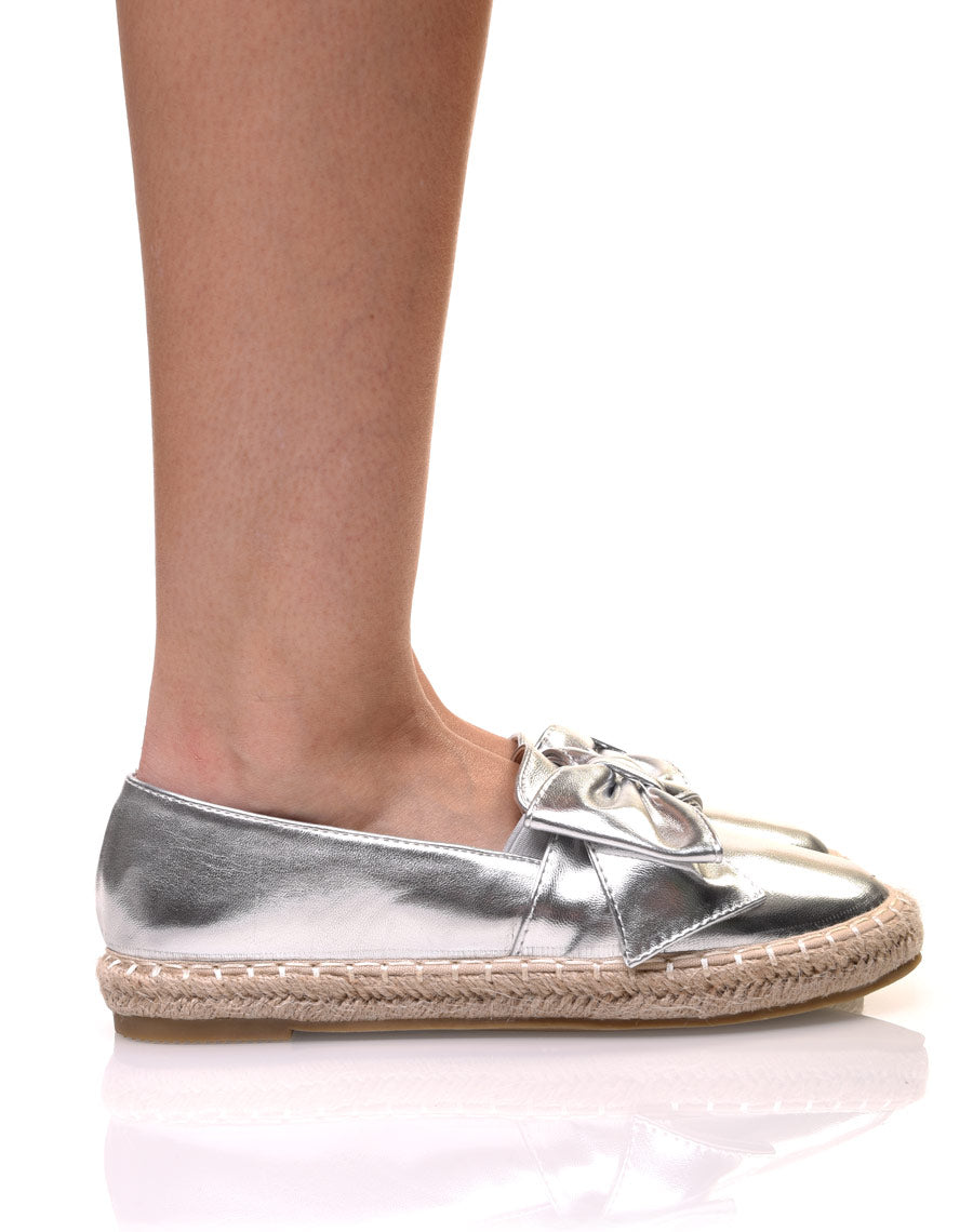 Espadrilles argentées à noeud