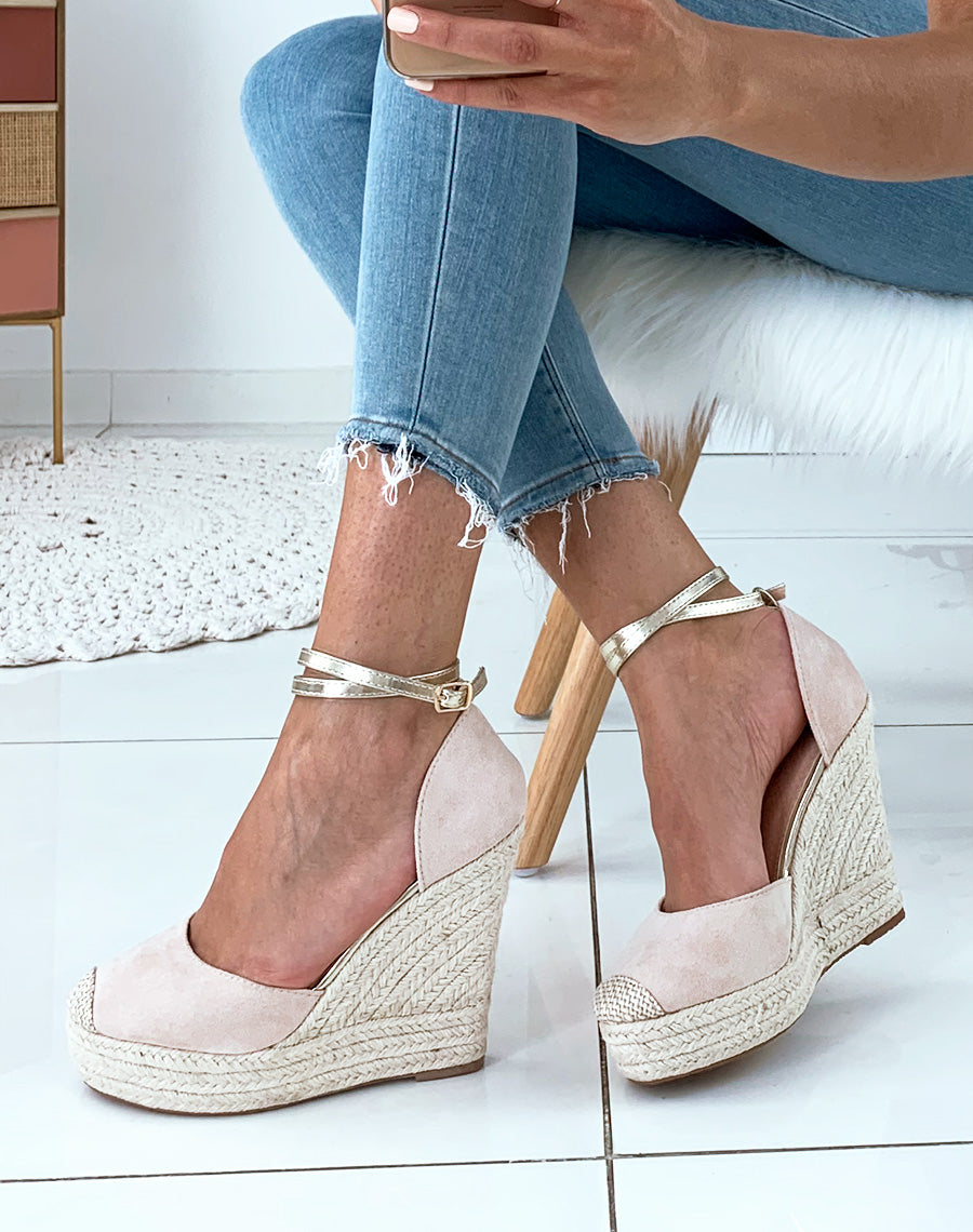 Espadrilles beiges en suédine et doré à talons compensés