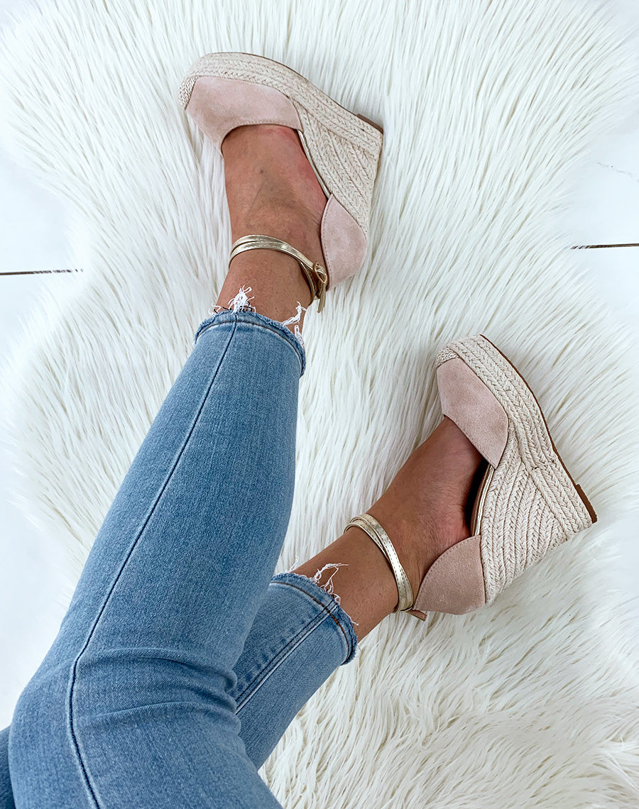 Espadrilles beiges en suédine et doré à talons compensés
