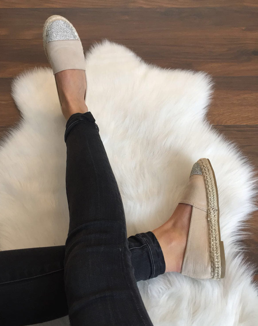 Espadrilles beiges en suédine ornées de strass