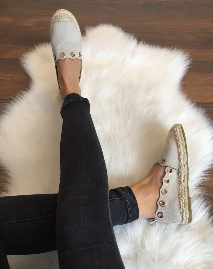 Espadrilles beiges à œillets