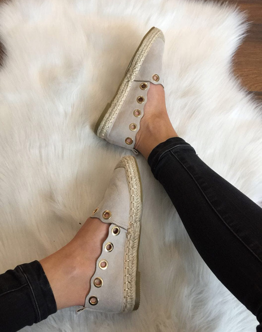 Espadrilles beiges à œillets
