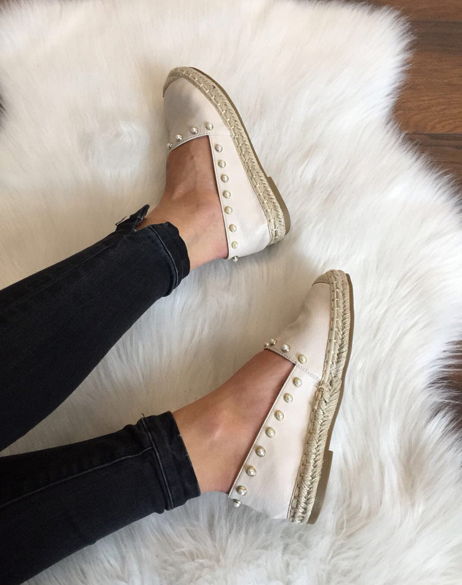 Espadrilles beiges ornées de perles