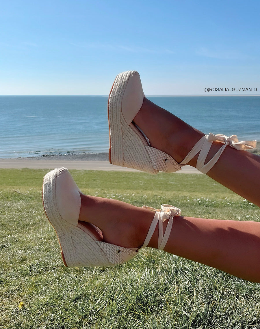 Espadrilles compensées beiges en coupe florale