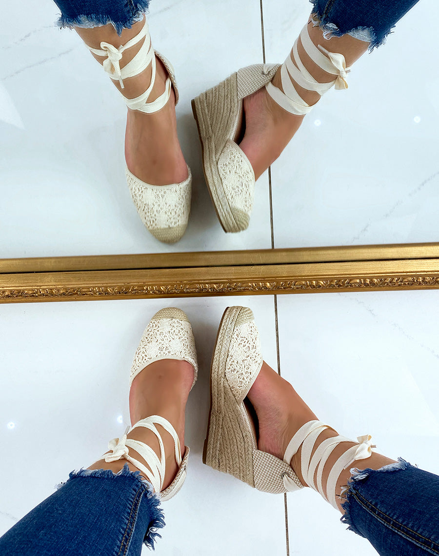 Espadrilles compensées beiges à longues lanières
