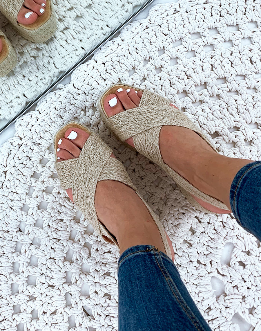 Espadrilles compensées en raphia beige