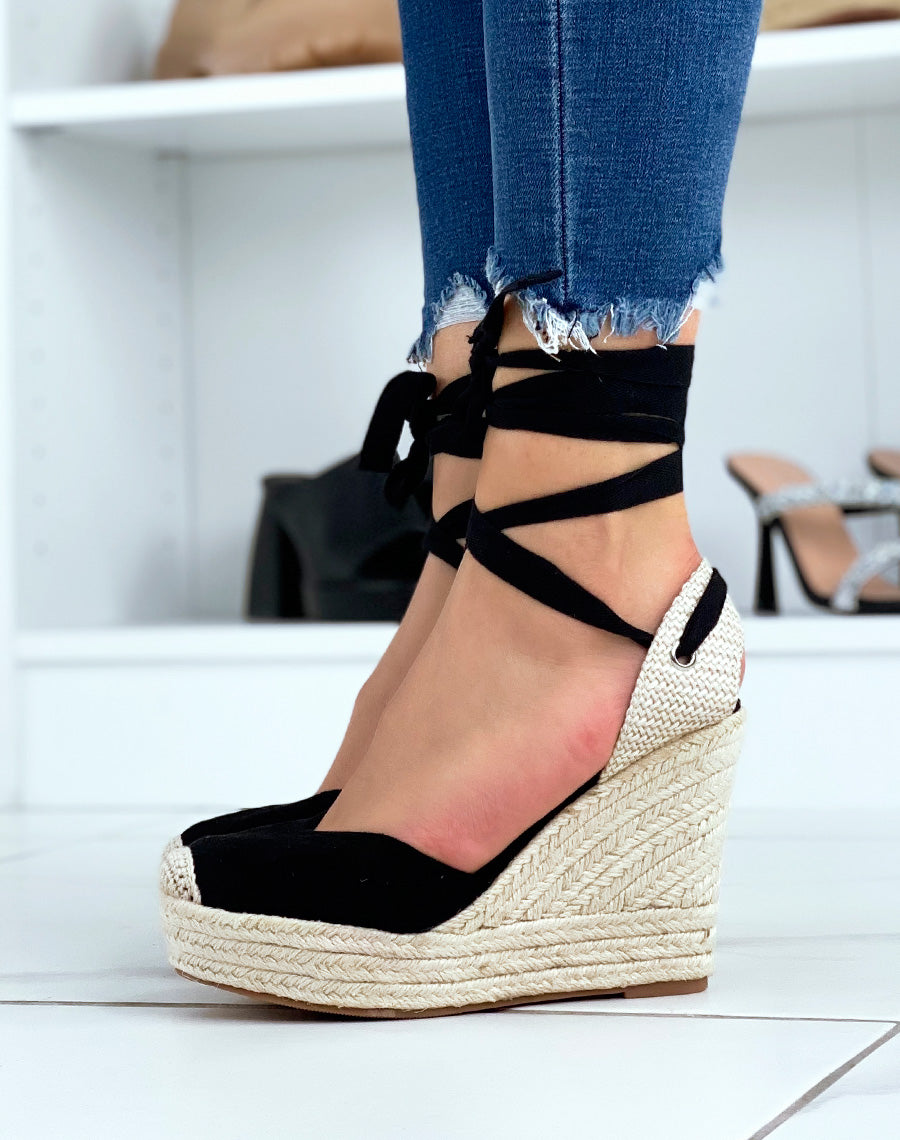 Espadrilles compensées noire en coupe florale