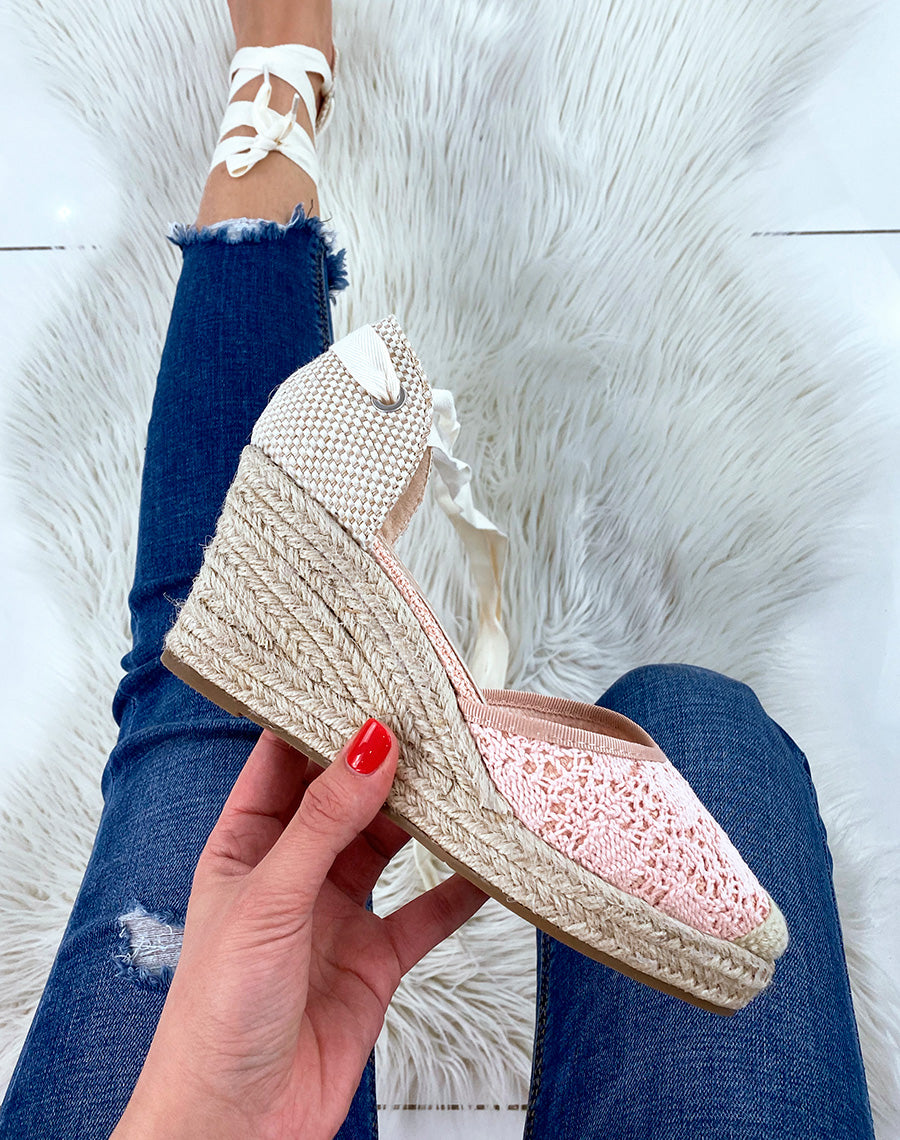 Espadrilles compensées rose pastel à longues lanières
