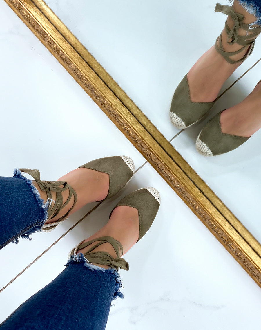 Espadrilles compensées vert kaki en coupe florale