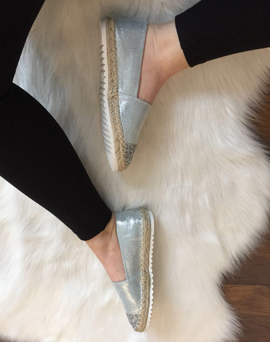 Espadrilles grises effet brillant