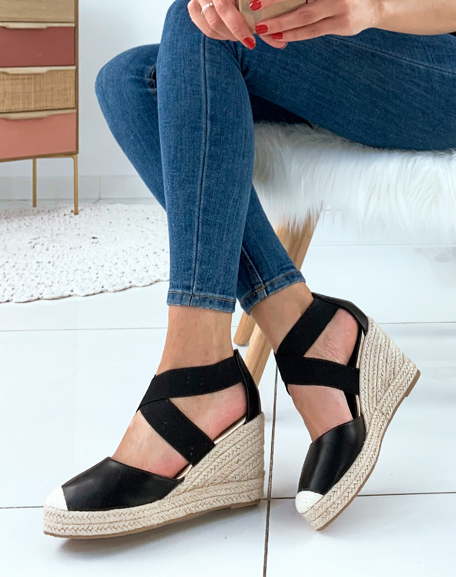 Espadrilles noires à talons compensés et à lanières croisées