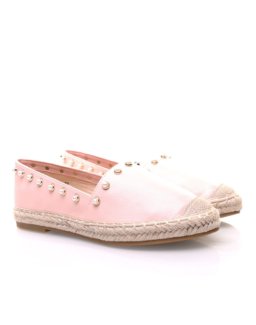 Espadrilles roses ornées de perles