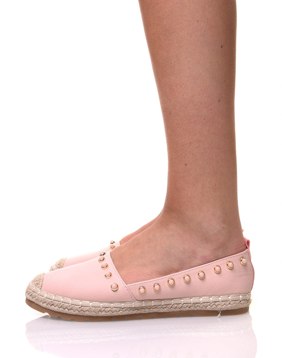 Espadrilles roses ornées de perles