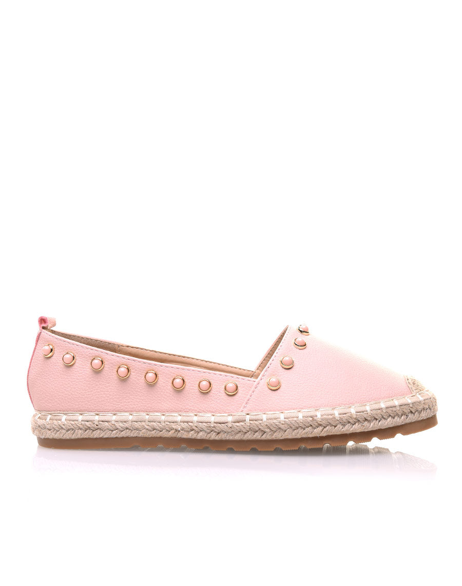 Espadrilles roses ornées de perles