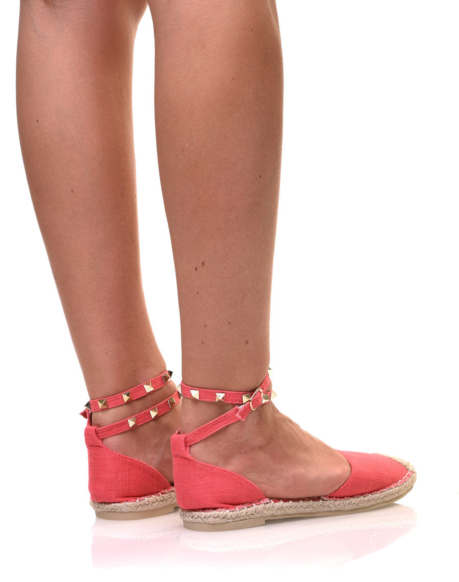 Espadrilles rouges cloutées à bout fermé