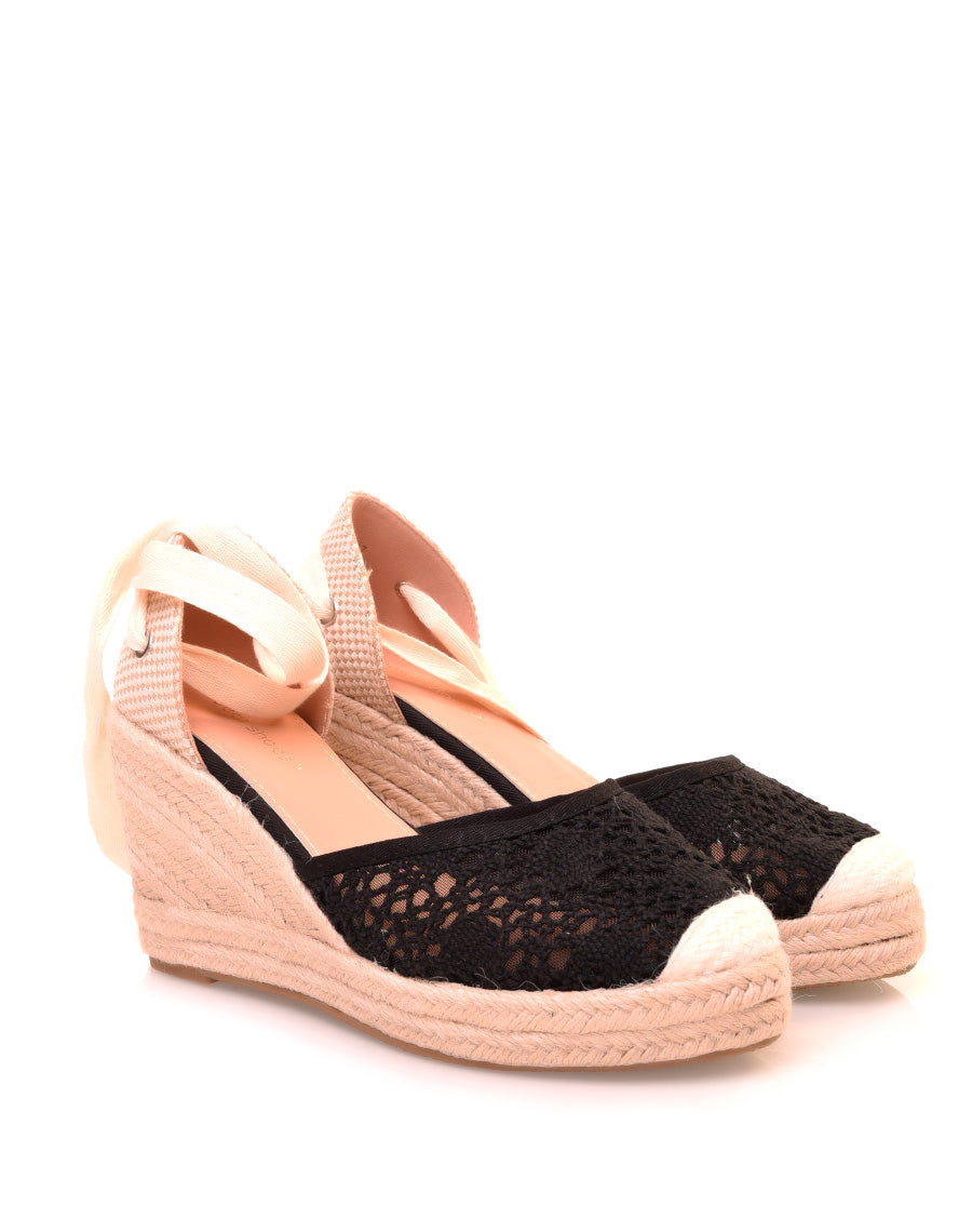 Espadrilles à talons compensés en dentelle noire à lacets
