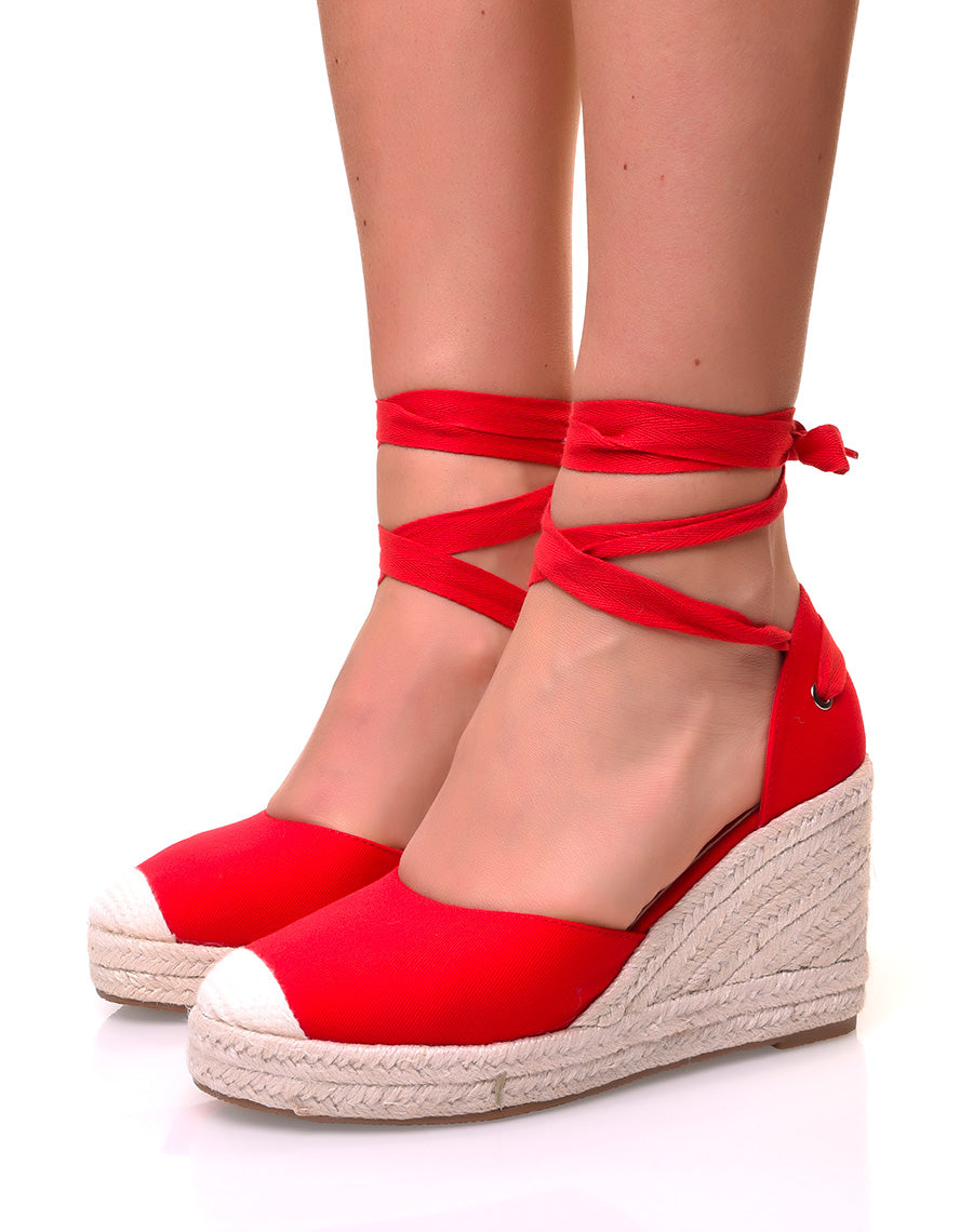 Espadrilles à talons compensés en toile rouge à rubans