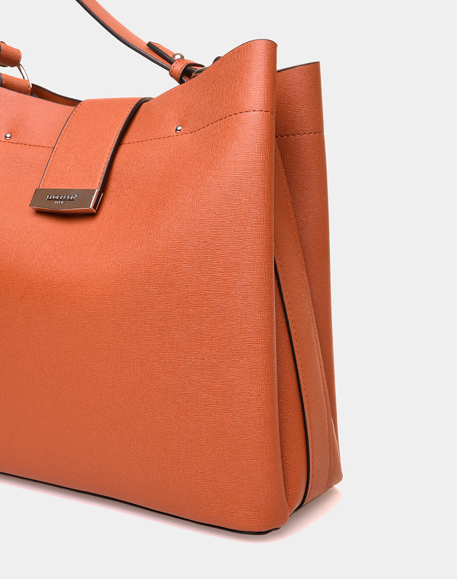 Grand sac à main camel à lanière aimante