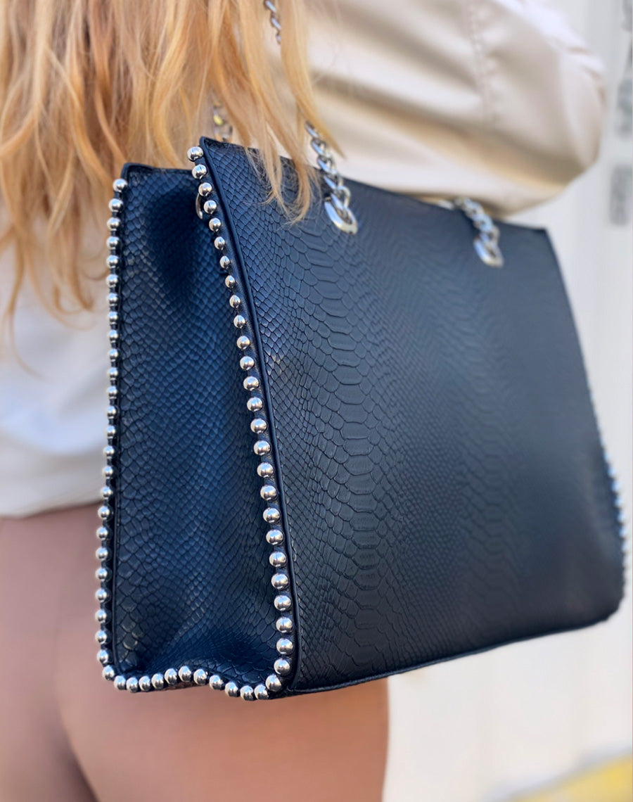 Grand sac à main noir effet croco à détail argenté