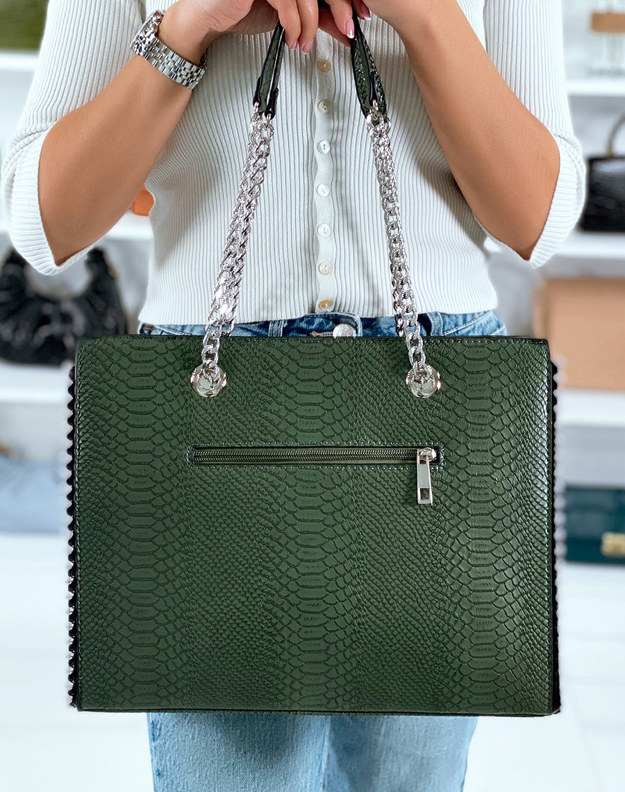 Grand sac à main vert effet croco à détail argenté