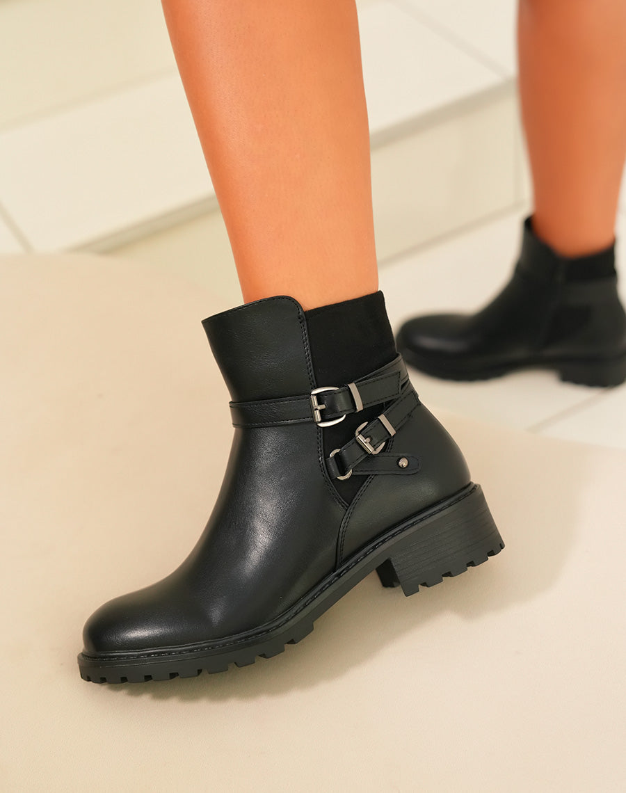 Luxe & Simplicité : Bottines Noires avec Double Lanières Argentées