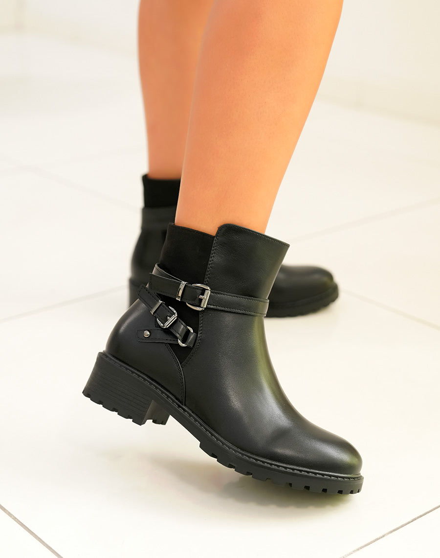 Luxe & Simplicité : Bottines Noires avec Double Lanières Argentées