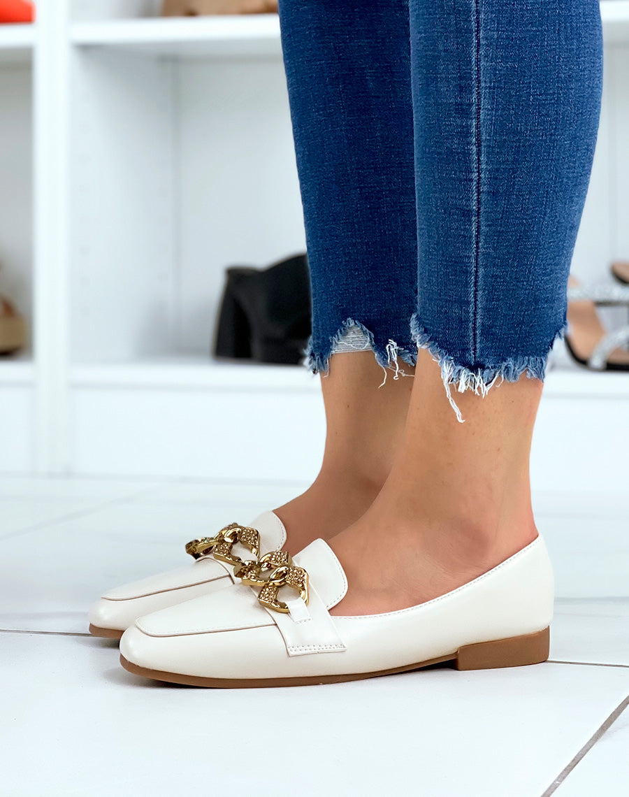 Mocassins beiges à chaîne dorée à strass