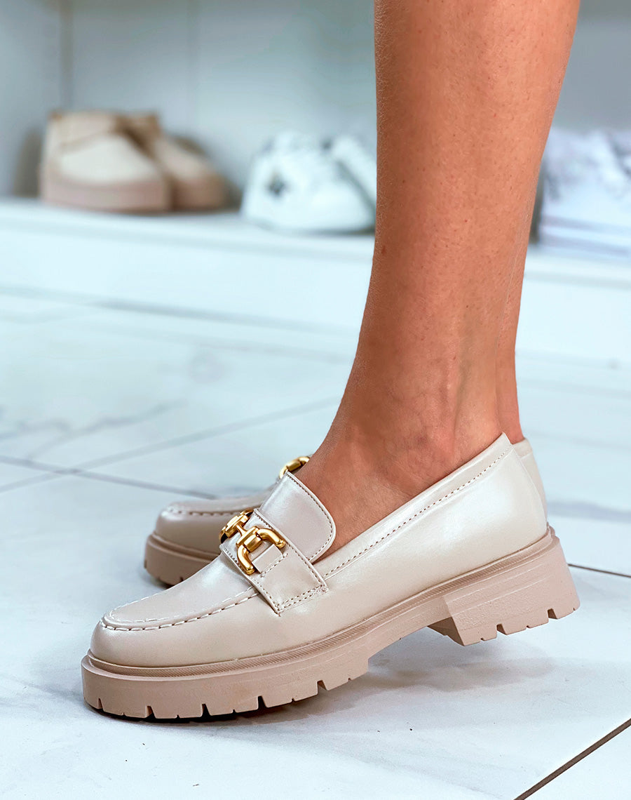 Mocassins beiges à plateforme et à détails dorés pour femme