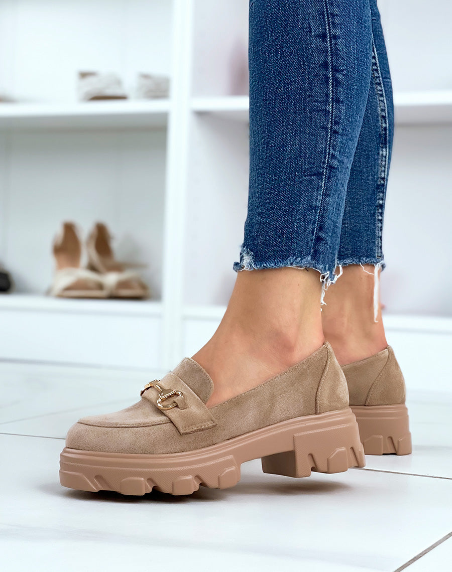 Mocassins en suédine taupe à semelle épaisse et crantée