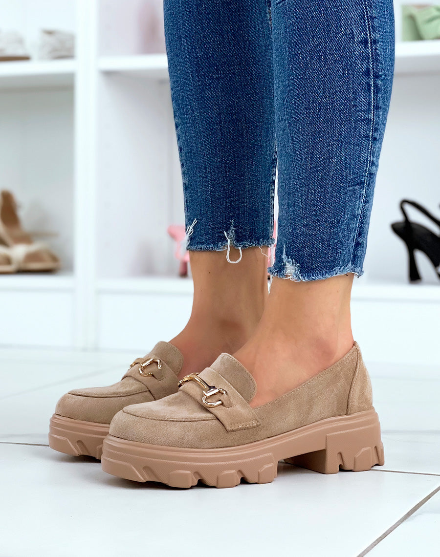 Mocassins en suédine taupe à semelle épaisse et crantée
