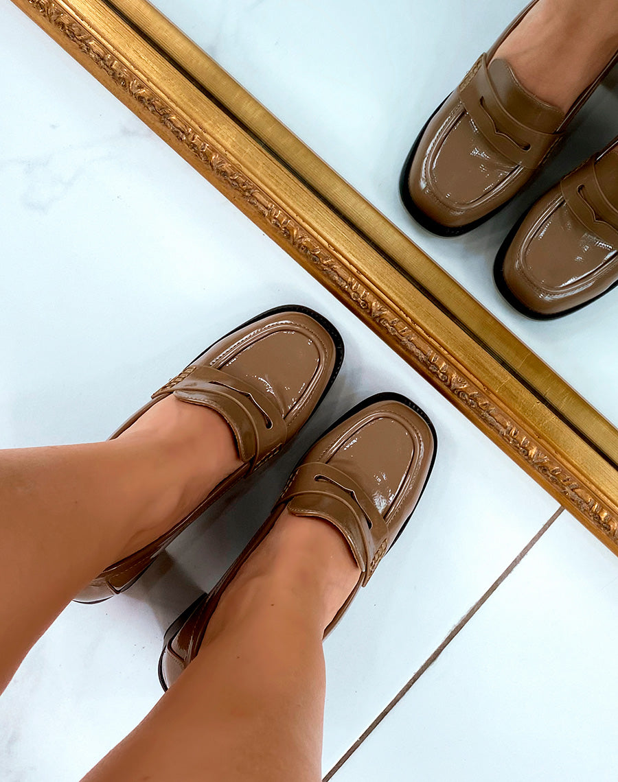 Mocassins femme à talon en kaki : style et confort réunis